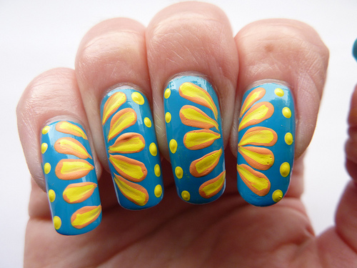 Solsikke One Stroke Nail Art