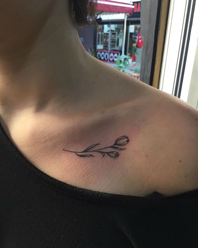 Lille tulipan tatovering