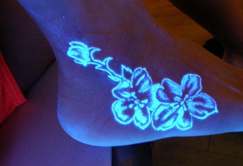 Smukke UV Light Tattoo Designs
