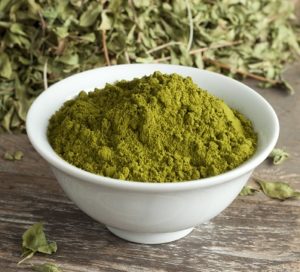 Mandelolie og henna pulver til hår