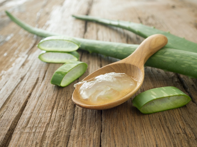 Mandelolie og aloe vera til hårvækst