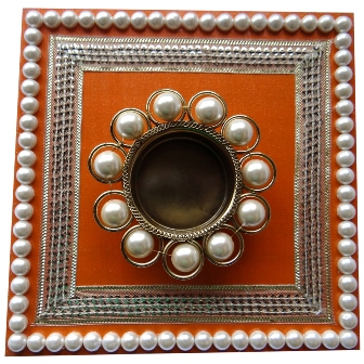 Fa Rangoli Gyöngydiya állvánnyal