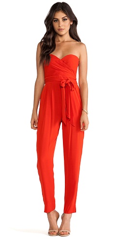 Rød stropløs jumpsuit