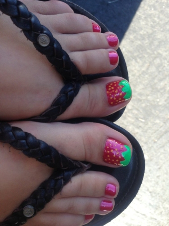 Strawberry Toe negle design