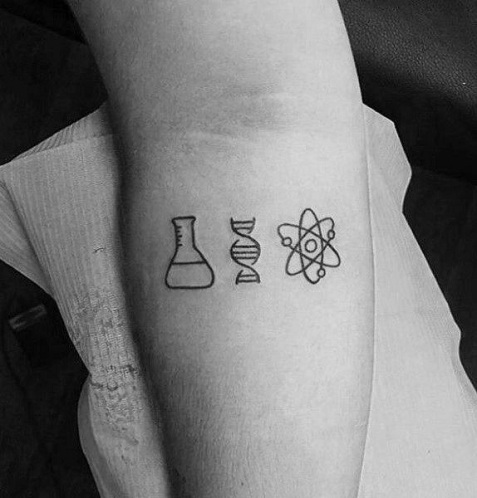 Kis vegyi főzőpohár és DNS -tetoválás