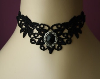 Sort blonde choker