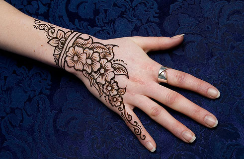 Floral Winter Mehandi Designs