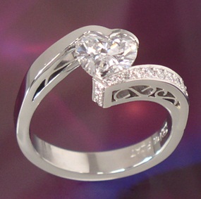 Szív gyémánt filigrán gyűrű