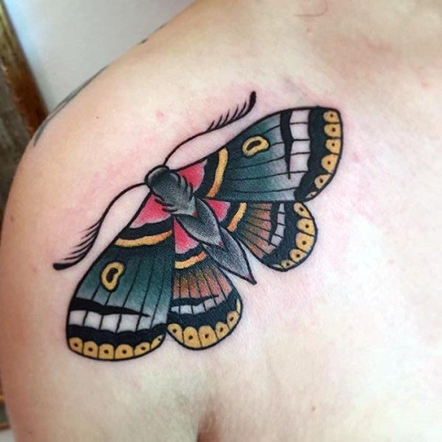 Hagyományos moly tetoválás tervezés