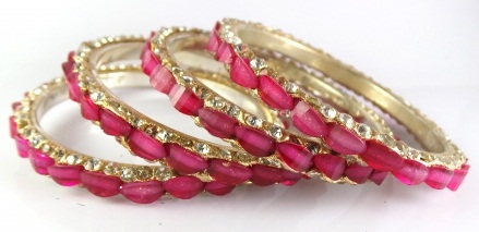 Attraktive Red Stone Bangles