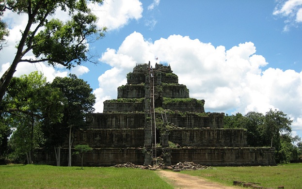 koh-ker_cambodia-turista-helyek