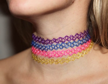 Több Tattoo Chokers