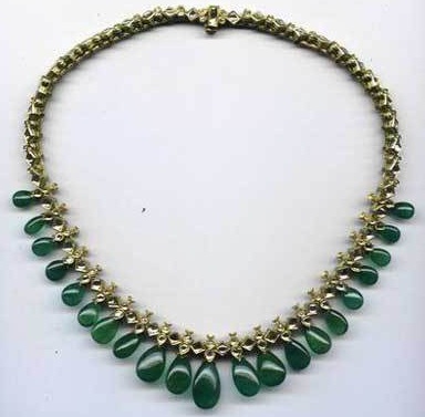 Smaragd gyöngy nyaklánc tervezés