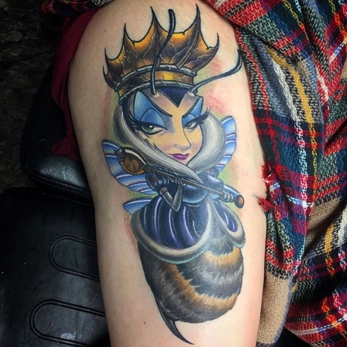 Elbűvölő Queen Bee Tattoo Design