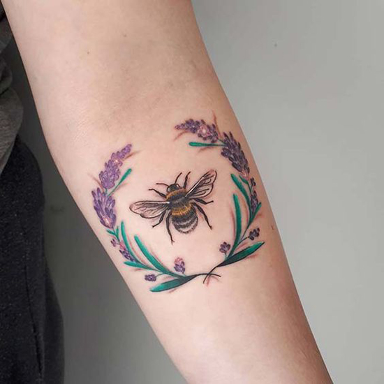 Smukke Bee Tattoo Designs 8