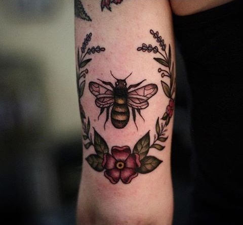 Csodálatos méh tetoválás tervezés