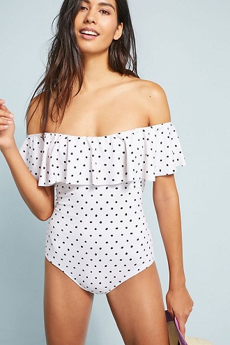 Hvid off-shoulder jakkesæt