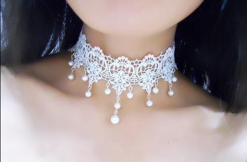 Gotisk hvid choker
