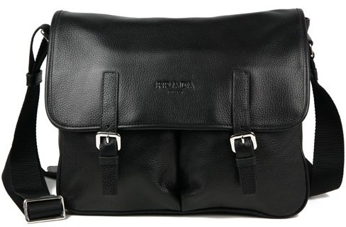 Prada nylon messenger taske i sort