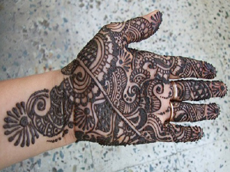Førende Mehendi -designere i Hyderabad