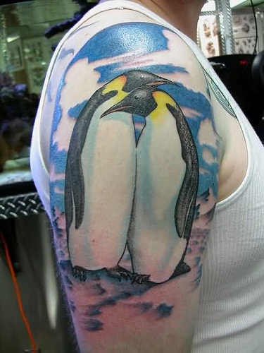 Ujjas pingvin tetoválás