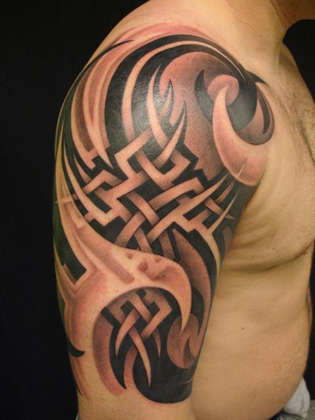 Törzsi kelta stílusú tetoválás