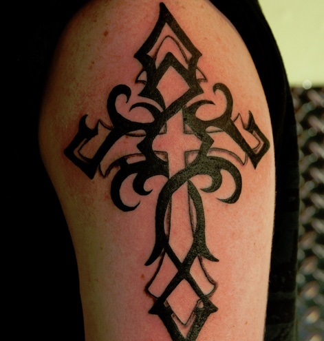 Tribal Cross struktur tatovering