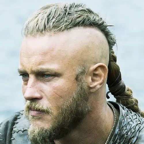 Fonott rész viking frizura