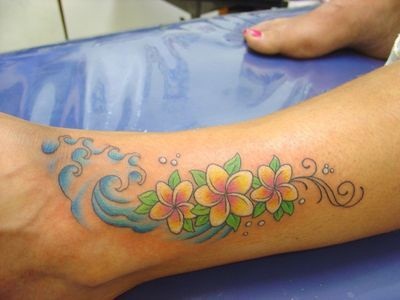 Wavey Frangipani tatovering