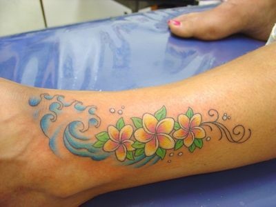 Wavey Frangipani tatovering