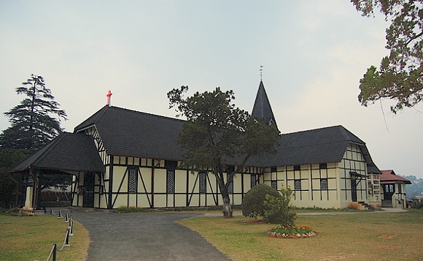 alle-hellige-kirke_shillong-turist-steder