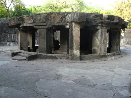 pataleshwar grotter