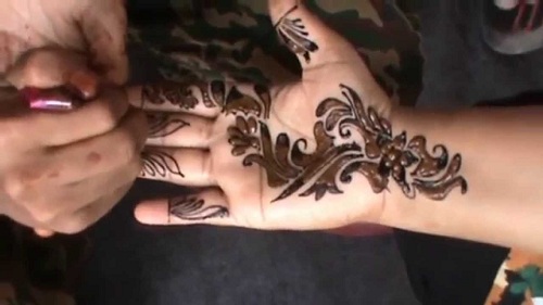 Palm Bail Mehndi