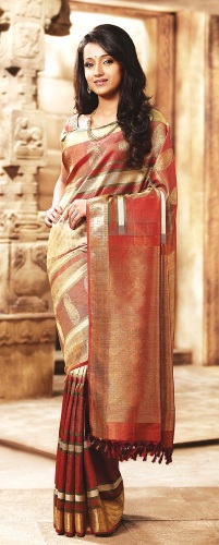 Krém és barnásbarna Samudrika Pattu Pothys Silk Saree