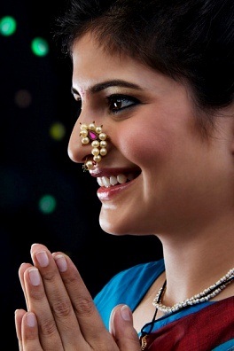 Maharashtrian presser næse Pin