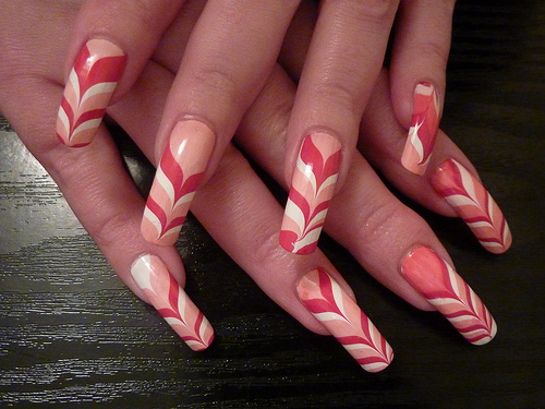 Valentine-inspireret Water Marble Nail Art