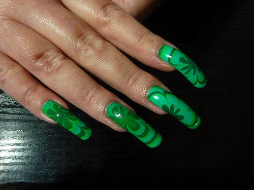 St Patrick Day inspireret Water Marble Nail Art