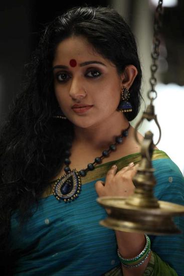 Kavya Madhavan sminkkel és anélkül 2