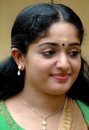 Kavya Madhavan med og uden makeup 5