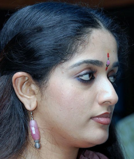 Kavya Madhavan med og uden makeup 6