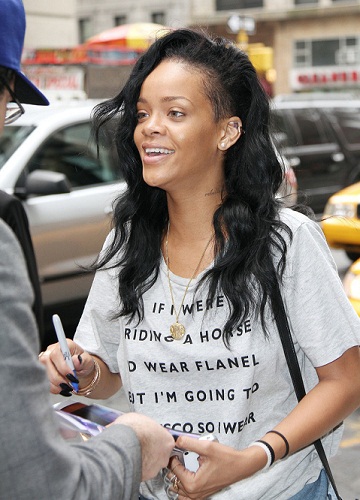 rihanna uden makeup