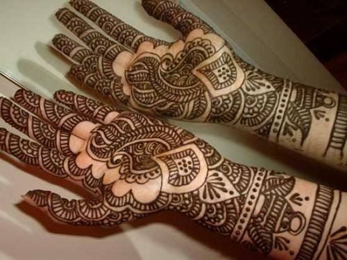 Seema Bridal Mehndi Artist i Bangalore