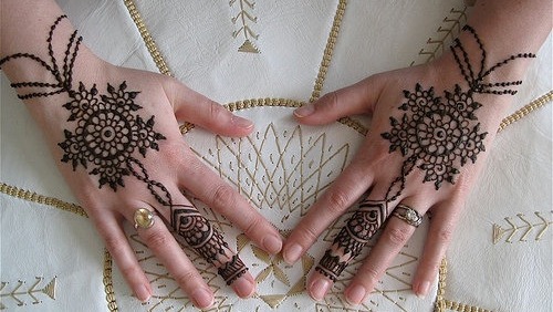 Afsha Kohetur Mehndi Designs