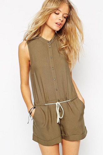 Jumpsuit med neutral snor i snøre