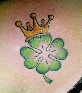 Shamrock blomst med kronen tatovering design