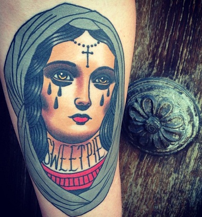 Személyre szabhatja Mary tetoválásait