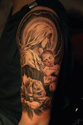 Szív megható Mária tetoválás