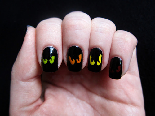 Scary Eyes Halloween Nail Art
