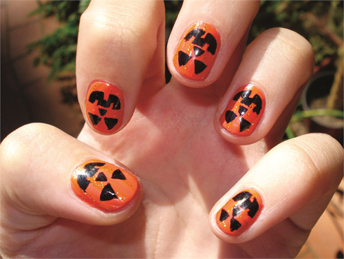 Pumpkin Halloween Nail Art Design
