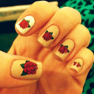 Klassisk Rose Nail Art
